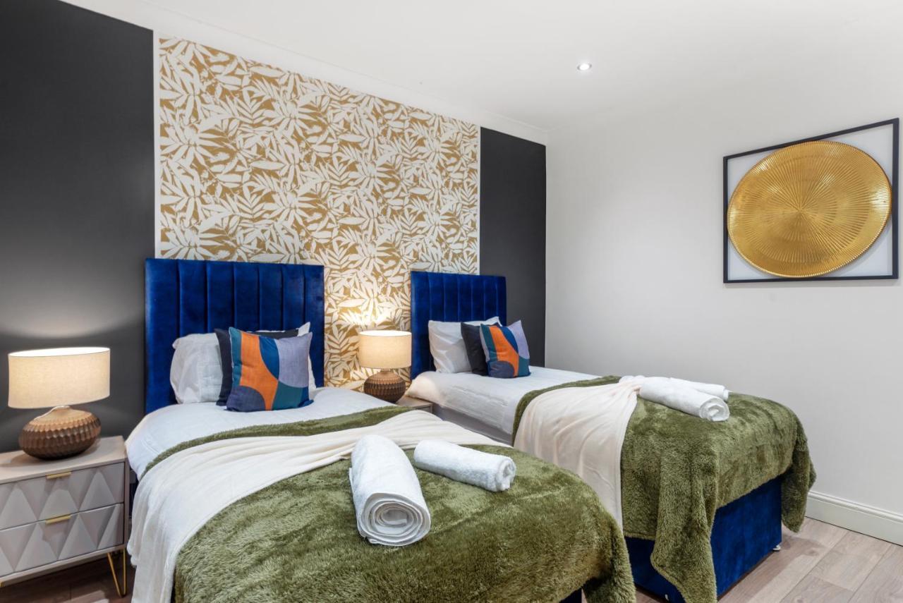 Gorgeous 3-bedroom In - Sleeps 8 Apartment *
