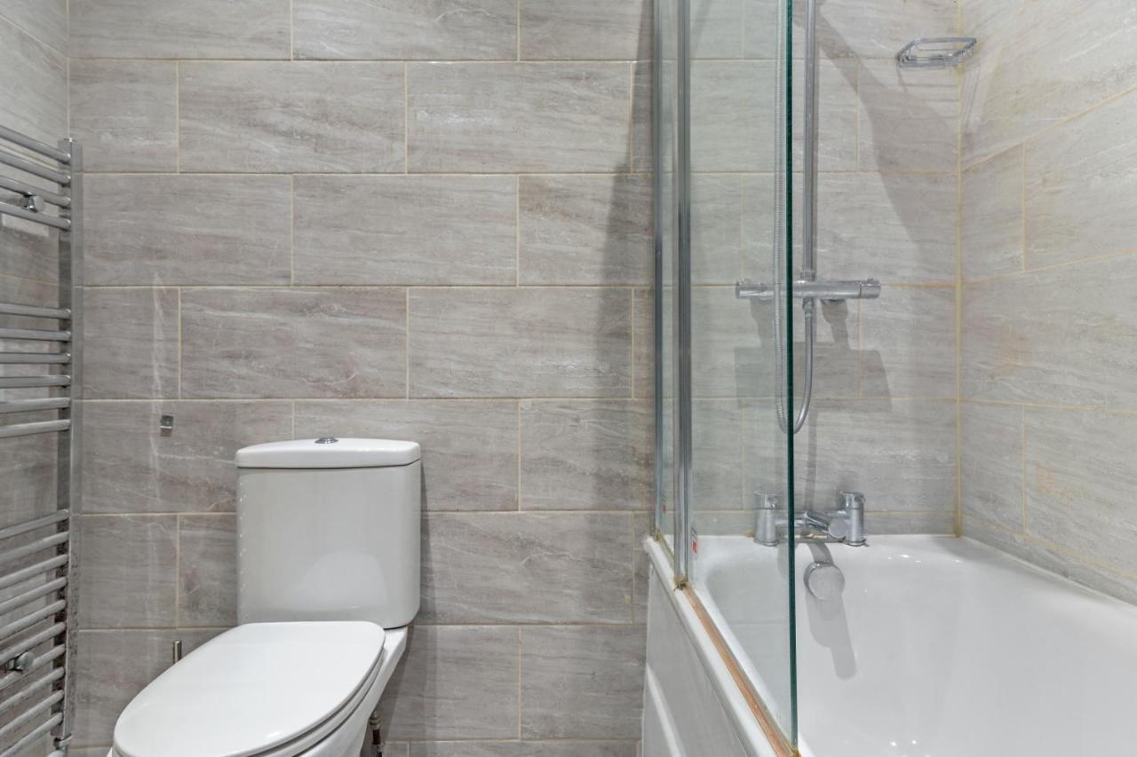 Gorgeous 3-bedroom In - Sleeps 8 * London